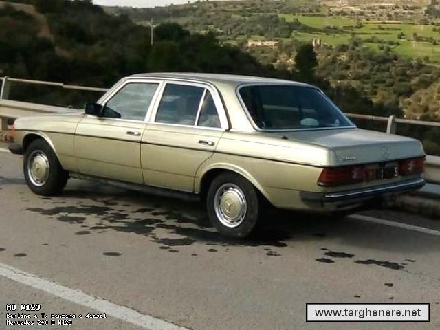 mercedesw123luzzo20200403.jpg