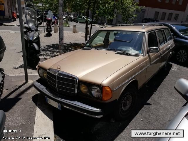 mercedesw123swbue20200613.jpeg