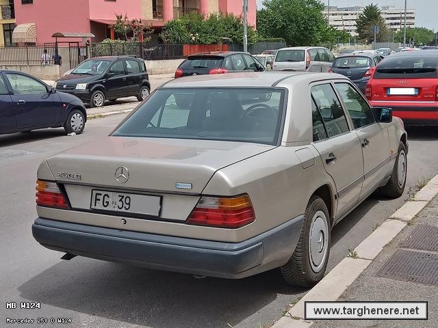 mercedesw1241600gt20200718.jpg