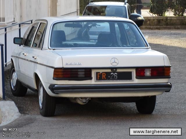 mercedesw123mariano20201121.jpg