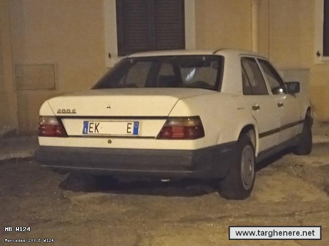 mercedesw1241600gt20201127.jpg