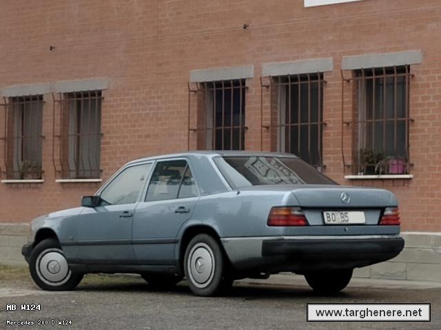 mercedesw124polar20201204.jpg