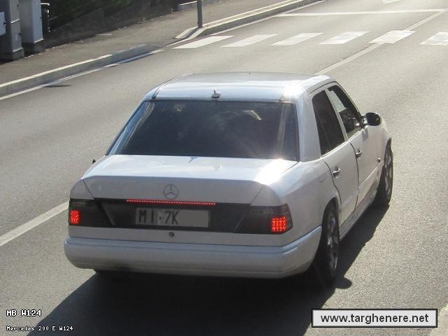 mercedesw124classicauto20201227.jpg