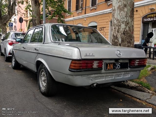 mercedesw123locauto20210501.jpg