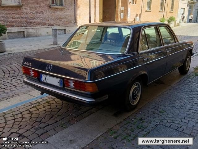mercedesw123luzzo20210802.jpg
