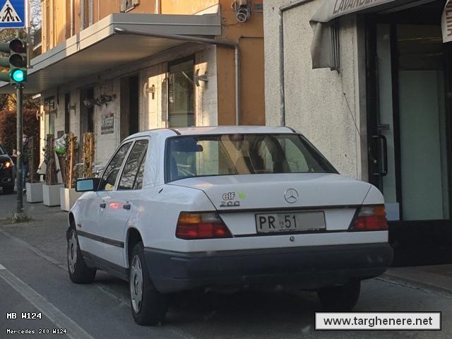 mercedesw124luka9620220330.jpg