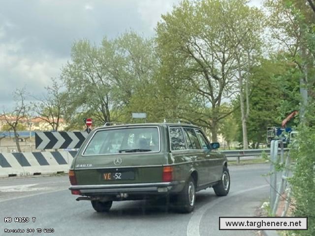 mercedesw123swstephan20220430.jpg