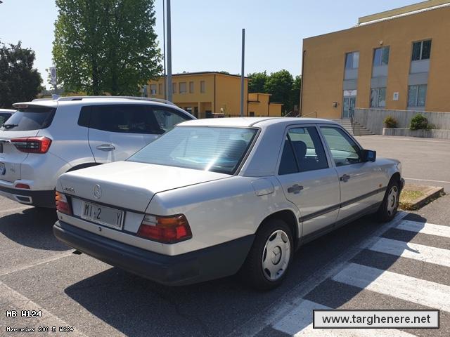 mercedesw124luka9620220501.jpg
