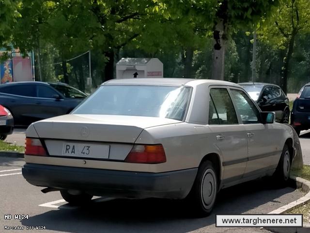 mercedesw124polar20220507.jpg
