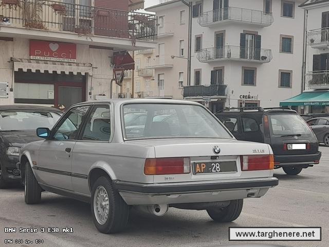 bmwe30tonymura20221013.jpg