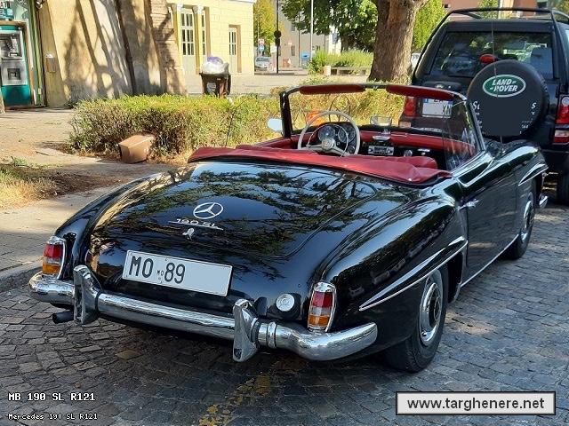 mercedes190slfil20221020.jpg