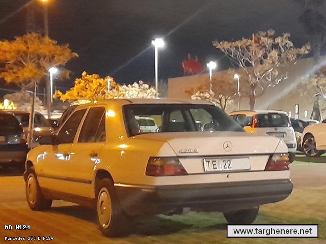 mercedesw124tonymura20221202.jpg