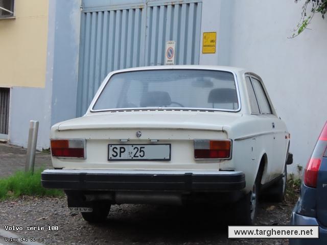 volvo142classicauto20221229.jpg