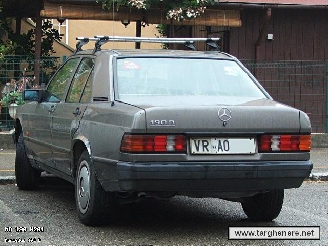 mercedes190fil20230305.jpg