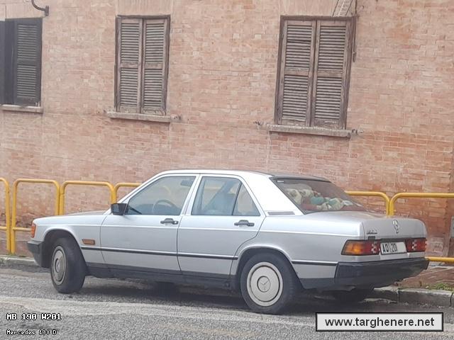 mercedes190tonymura20230505.jpg