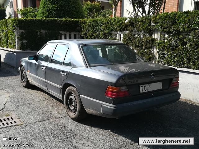 mercedesw124giant20230609.jpg