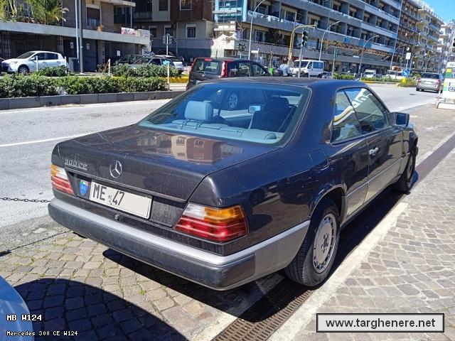 mercedesw124cekanonx20230723.jpg