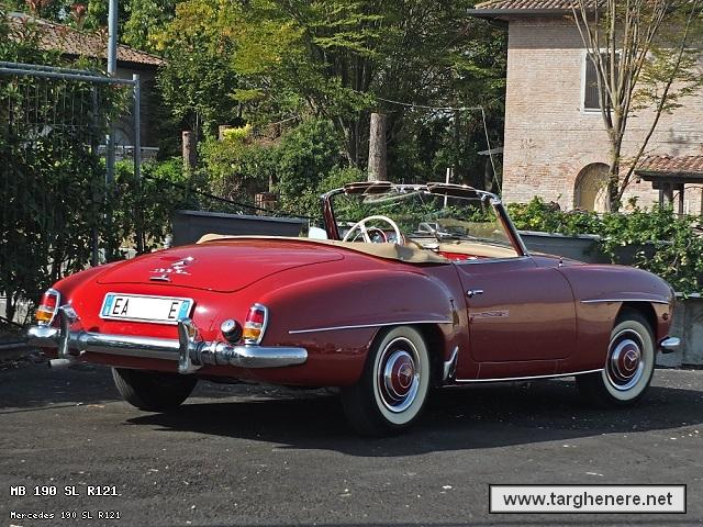 mercedes190slfil20231110.jpg