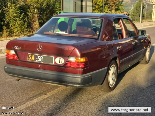 mercedesw124argiuliasuper20240127.jpg