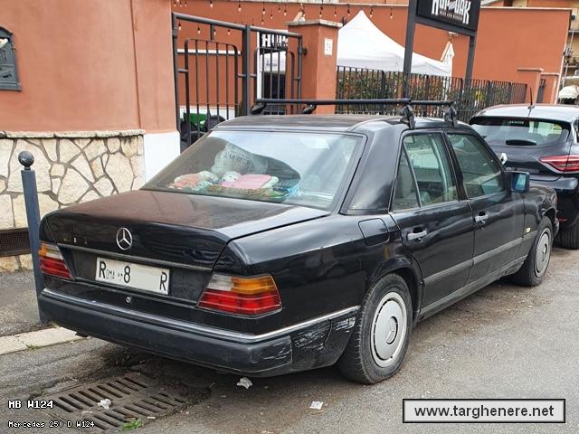 mercedesw124oldcarsita20240225.jpg