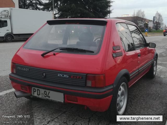 peugeot205gtifamivit20240309.jpg
