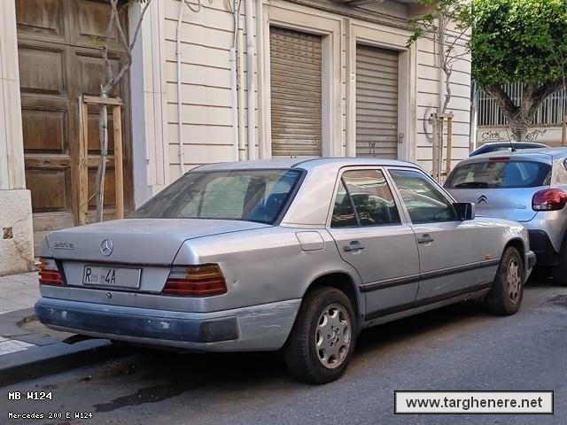 mercedesw124kanonx20240405.jpg