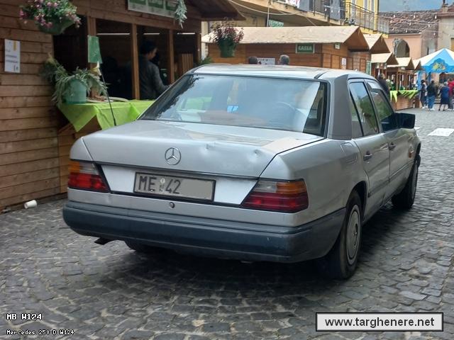 mercedesw124argiuliasuper20240425.jpg