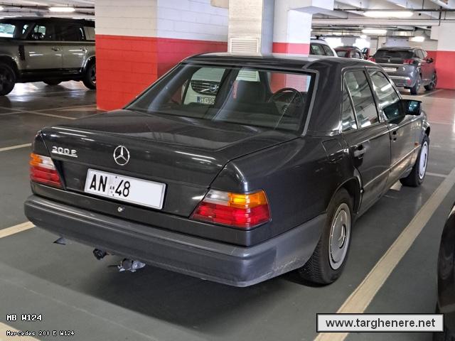 mercedesw124argiuliasuper20241102.jpg