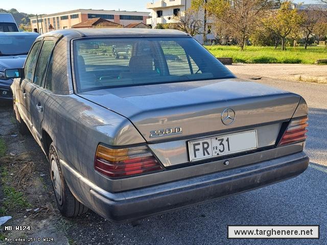 mercedesw124argiuliasuper20241119.jpg