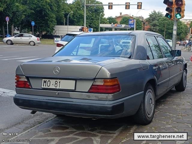 mercedesw124targhemodenesi20250516.jpg