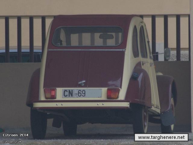 citroen2cvsilverfox20251105.jpg