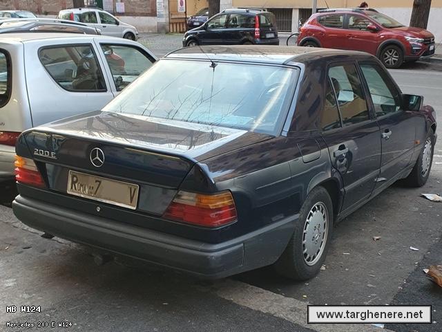 mercedesw124oldcarsita20260618.jpg