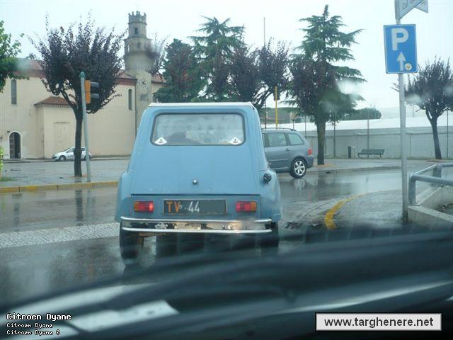 dyane6neim79.jpg