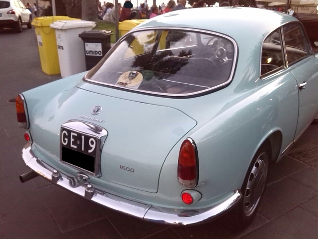 www.targhenere.net/gallery2/wp-content/uploads/2017/11/alfa_romeo_giulia_sprint_1600_set_17_retro.jpg