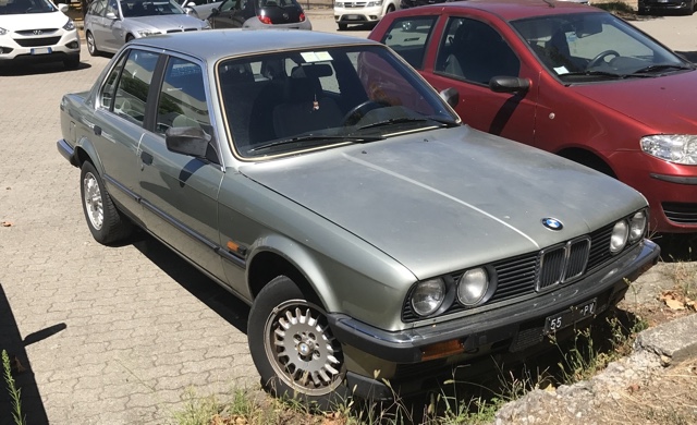 www.targhenere.net/gallery2/wp-content/uploads/2017/12/bmw_320i-ant_131mirafiori_tn23665.jpg