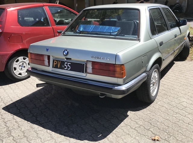 www.targhenere.net/gallery2/wp-content/uploads/2017/12/bmw_320i-post_131mirafiori_tn23665.jpg