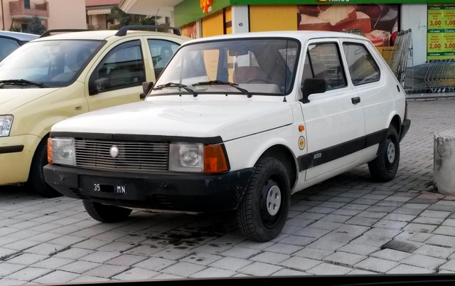 www.targhenere.net/gallery2/wp-content/uploads/2018/02/copia_di_fiat_127_82_ant_ap_tn39986.jpg