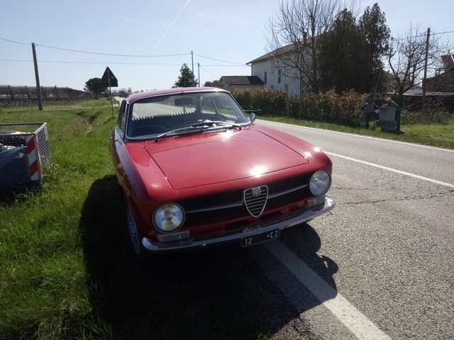 www.targhenere.net/gallery2/wp-content/uploads/2018/04/alfa_romeo_gt_junior_cz_12_fronte.jpg