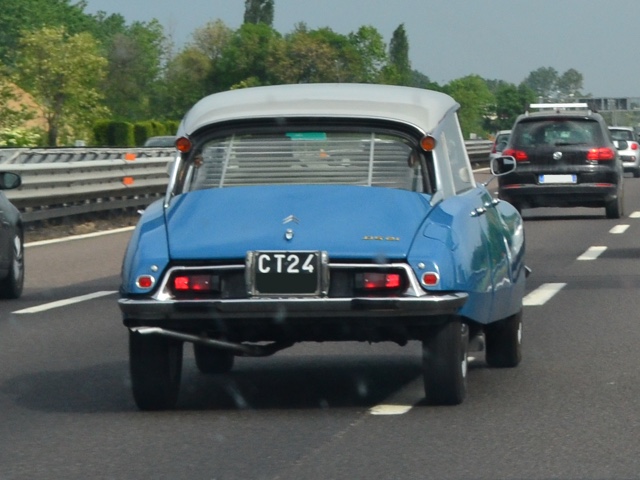 www.targhenere.net/gallery2/wp-content/uploads/2018/05/citroen_ds_21_ct24_f01_cr3_tanteuno_tn1731.jpg