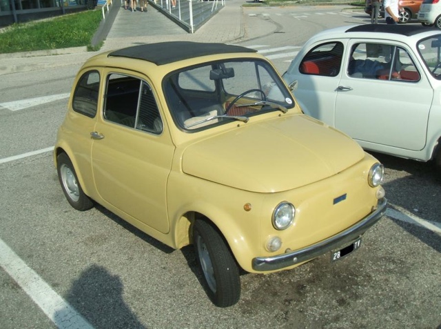 www.targhenere.net/gallery2/wp-content/uploads/2018/05/fiat_500_r_1974_2.jpg