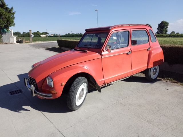 www.targhenere.net/gallery2/wp-content/uploads/2018/06/citroen_dyane_-_vi_42_front_oinotna_tn44593.jpg
