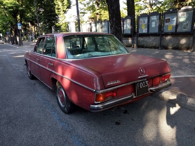 www.targhenere.net/gallery2/wp-content/uploads/2018/07/mercedes_220_-_fo_23_retro_oinotna_tn41628.jpg