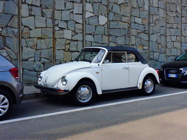 www.targhenere.net/gallery2/wp-content/uploads/2018/07/vw_maggiolone_cabrio_giu_18_front.jpg