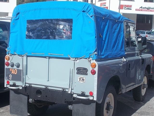 www.targhenere.net/gallery2/wp-content/uploads/2018/09/landrover88-1979_siralec_tn39312.jpg