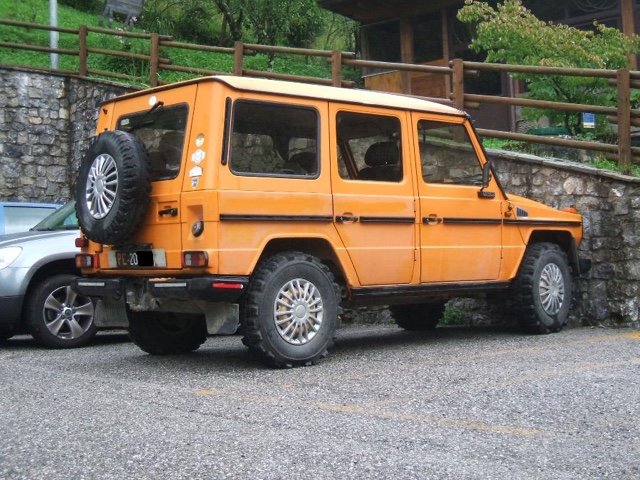 www.targhenere.net/gallery2/wp-content/uploads/2018/09/mercedes_benz_240_gd_1982_2.jpg