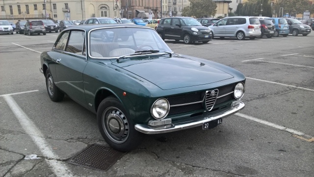 www.targhenere.net/gallery2/wp-content/uploads/2018/12/alfa_romeo_giulia_gt_junior_13_1971_2.jpg