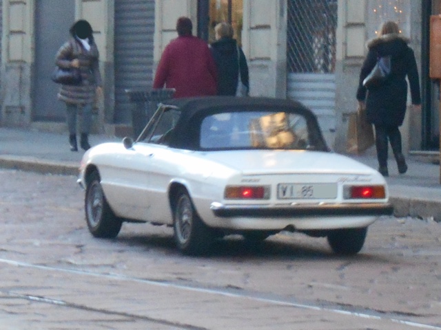 www.targhenere.net/gallery2/wp-content/uploads/2018/12/alfa_romeo_spider_dic18_retro_sx_blowup_tn34588.jpg