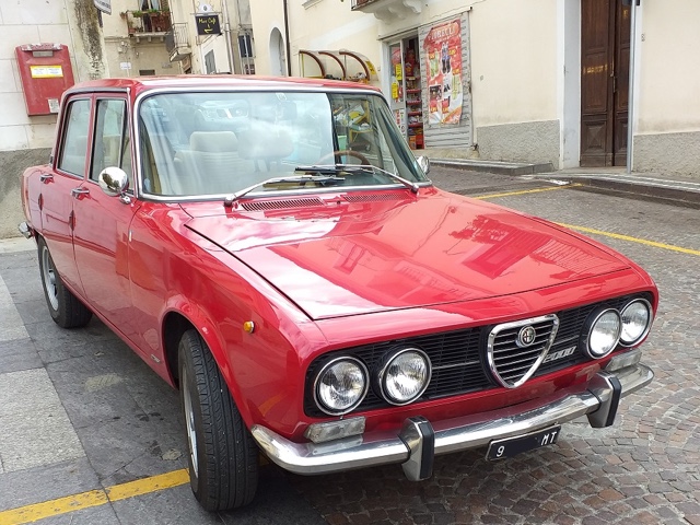 www.targhenere.net/gallery2/wp-content/uploads/2019/01/alfa_2000-2.jpg