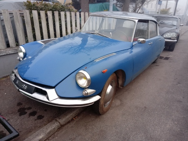 www.targhenere.net/gallery2/wp-content/uploads/2019/03/citroen_ds_20_1961_1.jpg