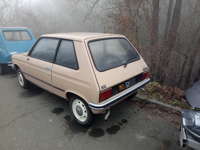 www.targhenere.net/gallery2/wp-content/uploads/2019/03/citroen_lna_652_1981_1981_640x480_alfa33_tn39777.jpg